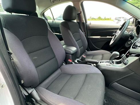 Used 2015 Chevrolet Cruze LT FWD image 32
