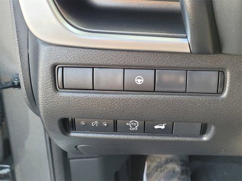 Used 2024 Nissan Rogue SV image 24