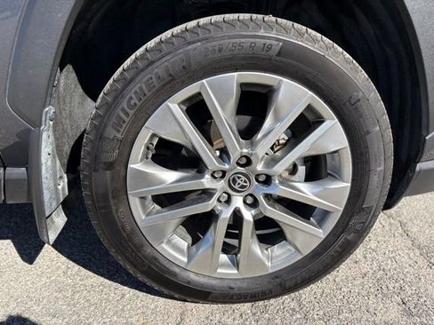 Used 2024 Toyota RAV4 XLE Premium image 9