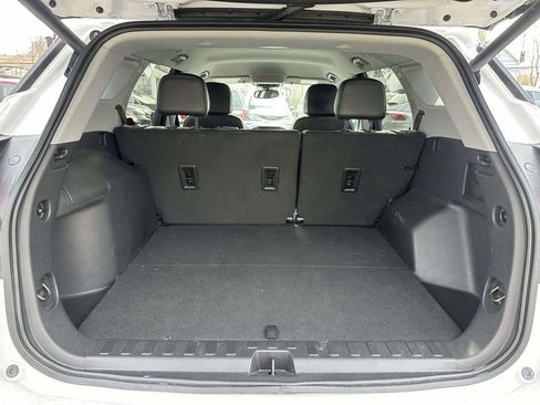 Used 2023 GMC Terrain SLT image 11