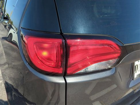 Used 2021 Chrysler Voyager Lxi image 14