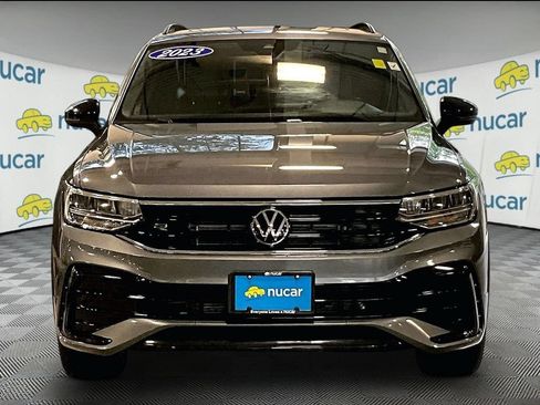 Used 2024 Volkswagen Tiguan SE R-Line AWD/4WD image 2