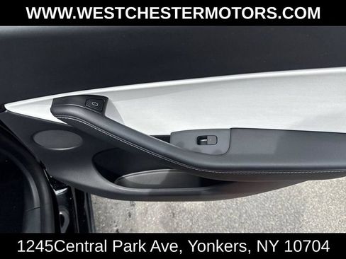Used 2021 Tesla Model Y Long Range AWD/4WD image 19