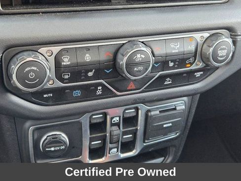 Used 2025 Jeep Wrangler Unlimited Sahara AWD/4WD image 28