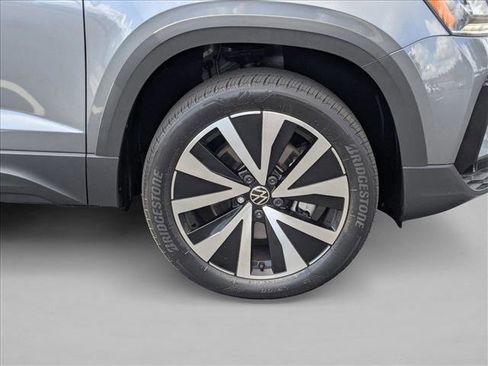 Used 2023 Volkswagen Taos SE FWD image 21