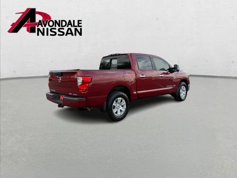 Used 2018 Nissan Titan SV w/ SV Convenience Package image 6
