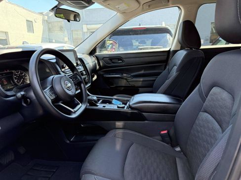 Used 2023 Nissan Pathfinder S AWD/4WD image 15