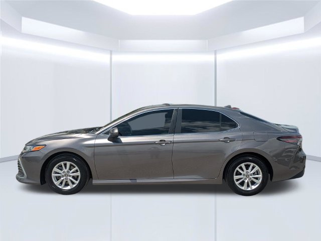 Used 2023 Toyota Camry LE FWD image 2
