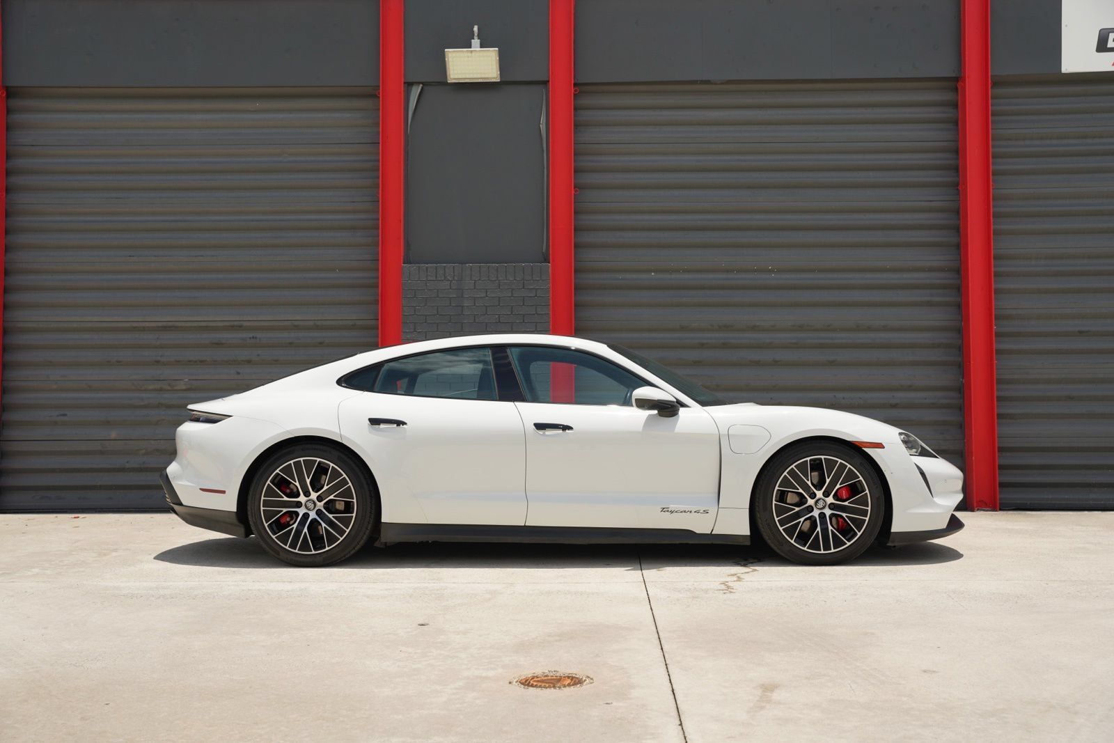 Used 2022 Porsche Taycan 4S AWD/4WD image 7