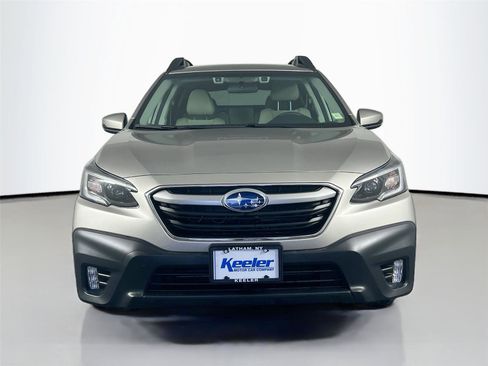 Used 2020 Subaru Outback Premium image 9