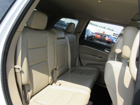 Used 2020 Jeep Grand Cherokee Limited AWD/4WD image 22