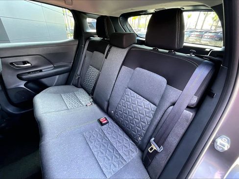 Used 2025 Nissan Kicks SV FWD image 25