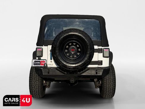 Used 2017 Jeep Wrangler Unlimited Sport w/ Connectivity Group AWD/4WD image 6