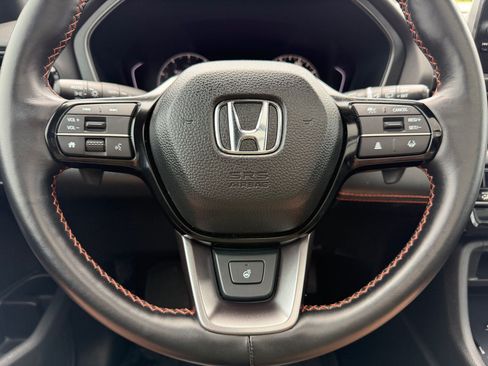 Used 2024 Honda Pilot TrailSport image 11