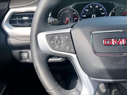 Used 2023 GMC Acadia SLT w/ Technology Package FWD image 24
