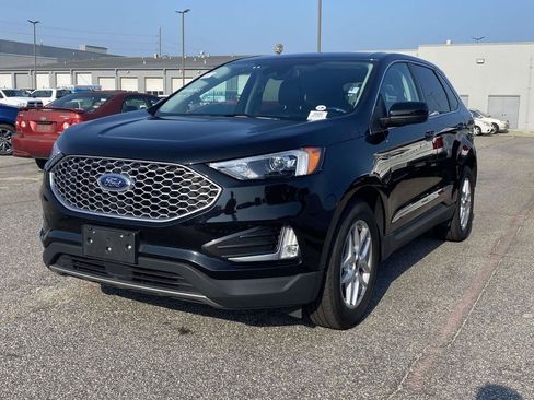 Used 2024 Ford Edge SEL w/ Convenience Package AWD/4WD image 3