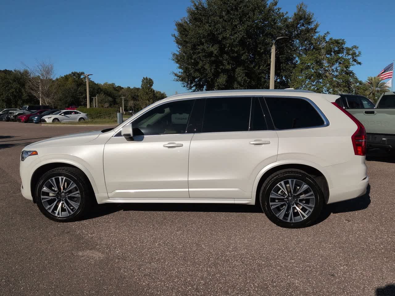 Used 2022 Volvo XC90 T5 Momentum AWD/4WD image 3