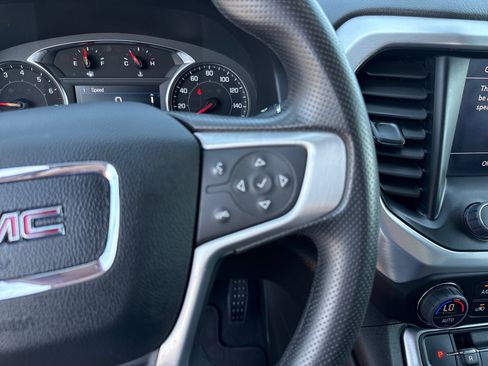 Used 2023 GMC Acadia SLE FWD image 23