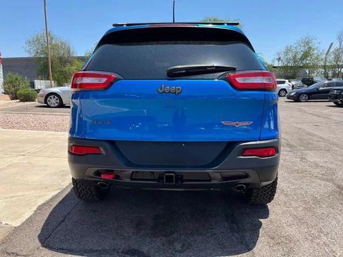Used 2017 Jeep Cherokee Trailhawk w/ Comfort/Convenience Group AWD/4WD image 8