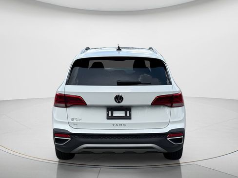 Used 2024 Volkswagen Taos SE w/ Black Wheel Package FWD image 6