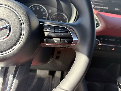 Used 2025 MAZDA MAZDA3 Hatchback w/ Appearance Package image 17