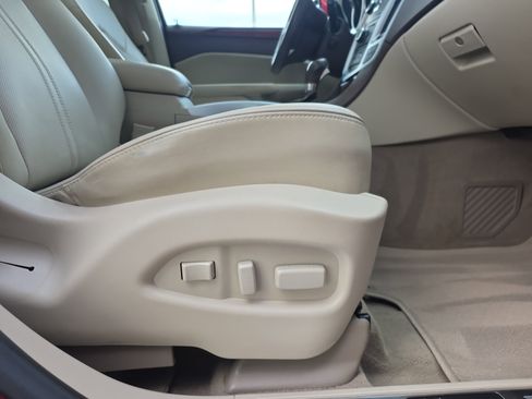 Used 2011 Cadillac SRX Luxury image 34