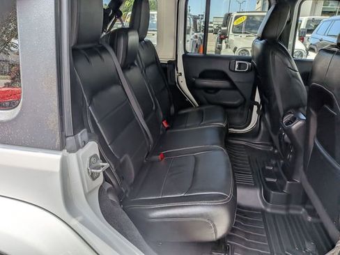 Used 2018 Jeep Wrangler Unlimited Sahara w/ Dual Top Group AWD/4WD image 29
