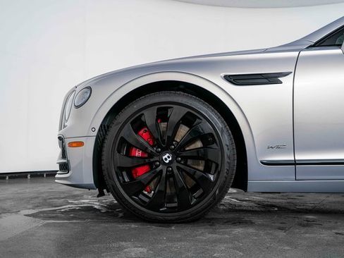 Used 2022 Bentley Flying Spur W12 image 12
