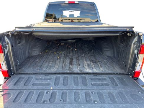 Used 2017 Ford F250 XLT w/ XLT Premium Package image 19