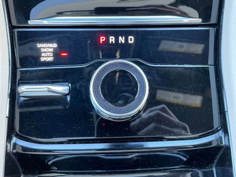 Used 2023 Jeep Grand Cherokee Limited w/ Luxury Tech Group II image 24