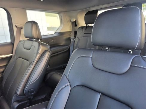 Used 2022 Jeep Grand Cherokee L Limited w/ Black Appearance Package image 13