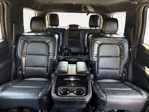 Used 2019 Lincoln Navigator Reserve w/ Cargo Package AWD/4WD image 7