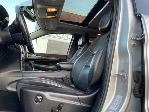 Used 2013 Jeep Grand Cherokee Limited w/ Advance Technology Group image 16
