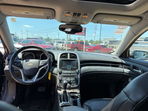 Used 2015 Chevrolet Malibu LT w/ Leather Package FWD image 40