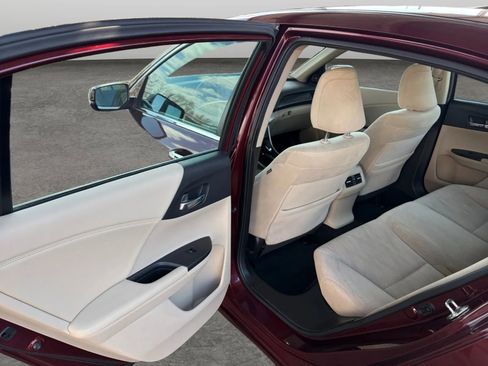 Used 2015 Honda Accord EX image 12