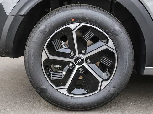 New 2026 Kia Niro LX FWD image 12