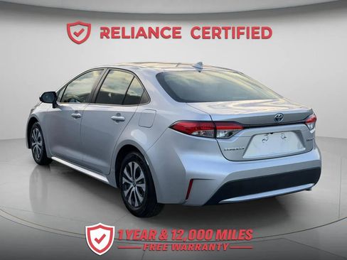 Used 2022 Toyota Corolla LE FWD image 4
