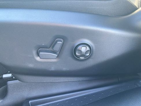 New 2026 Chrysler Pacifica Select image 12