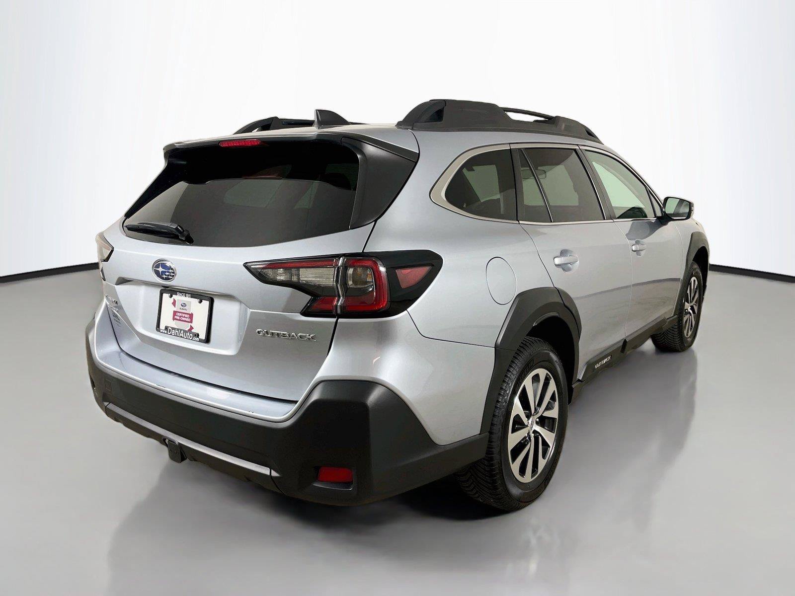 Used 2024 Subaru Outback Premium AWD/4WD image 13