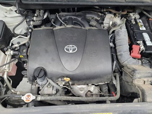 Used 2020 Toyota Highlander XLE image 30