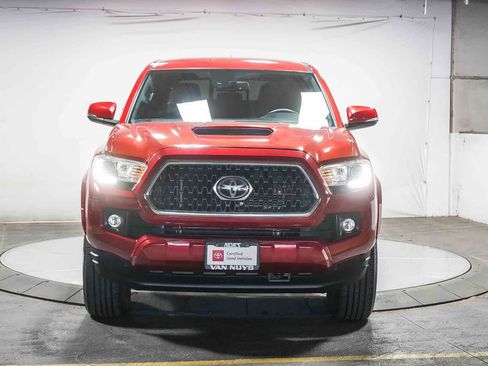Certified 2019 Toyota Tacoma TRD Sport w/ Technology Package image 4