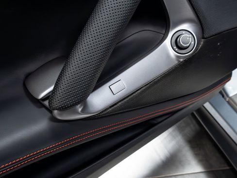 Used 2018 Ferrari 812 Superfast RWD image 59