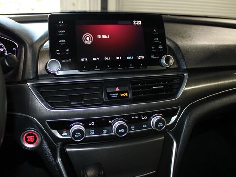 Used 2019 Honda Accord LX image 13