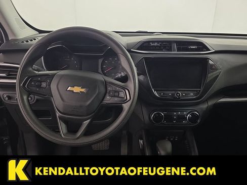 Used 2023 Chevrolet TrailBlazer LT w/ Convenience Package AWD/4WD image 11