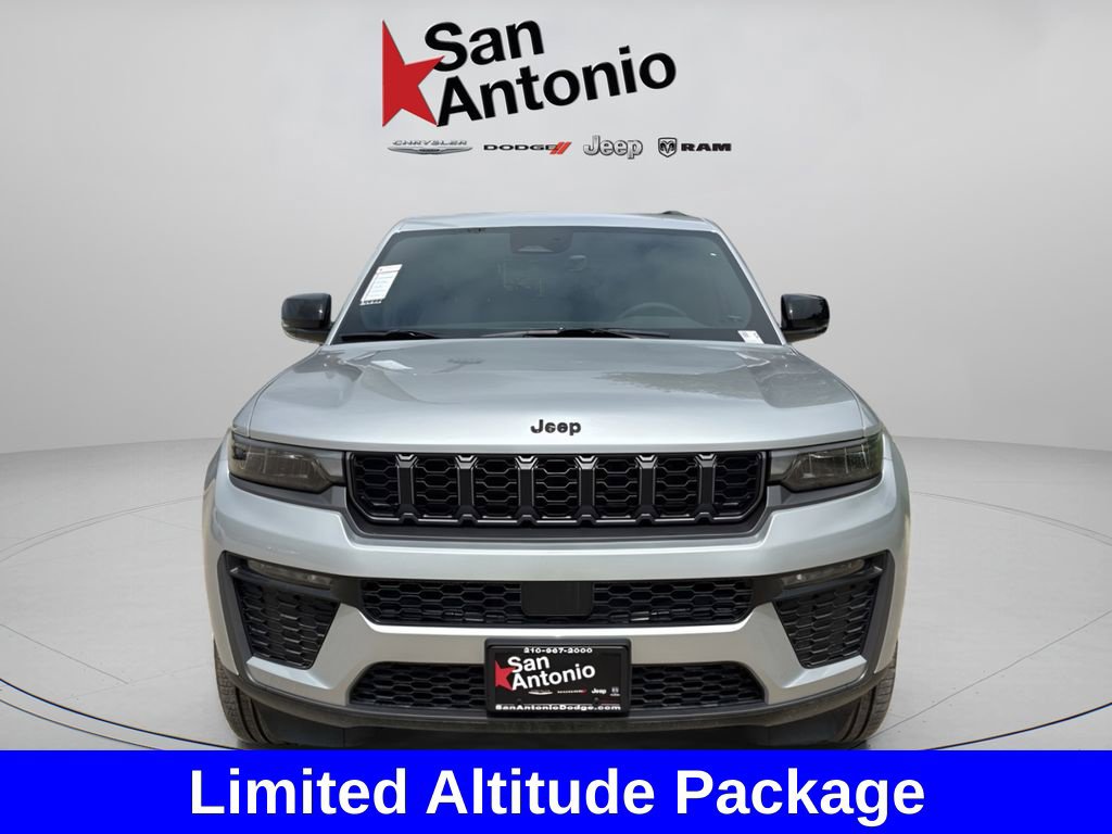 New 2026 Jeep Grand Cherokee Limited w/ Limited Altitude Package AWD/4WD image 4