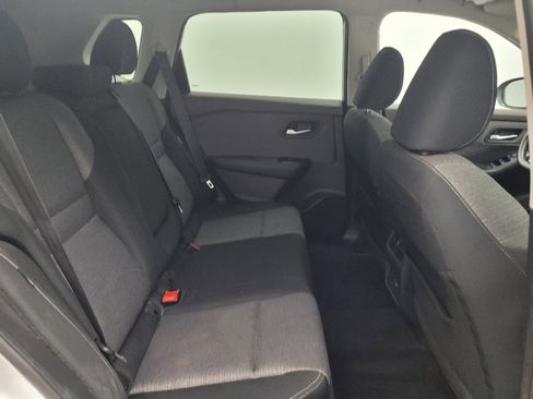 Used 2022 Nissan Rogue SV AWD/4WD image 19