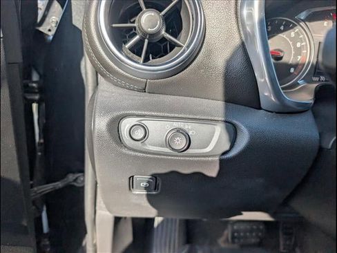 Used 2020 Chevrolet Blazer LT image 15