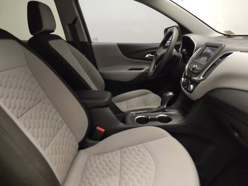 Used 2020 Chevrolet Equinox LS w/ LS Convenience Package image 21