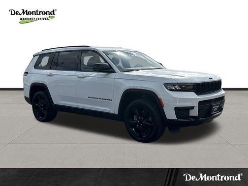 Used 2023 Jeep Grand Cherokee L Laredo image 3