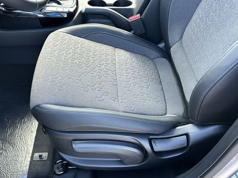 New 2026 Kia Seltos S FWD image 17